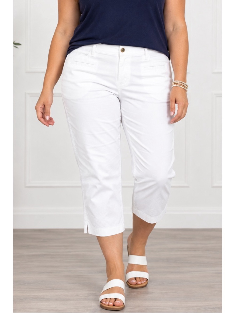 Counterparts Brand white Capri pants size 24